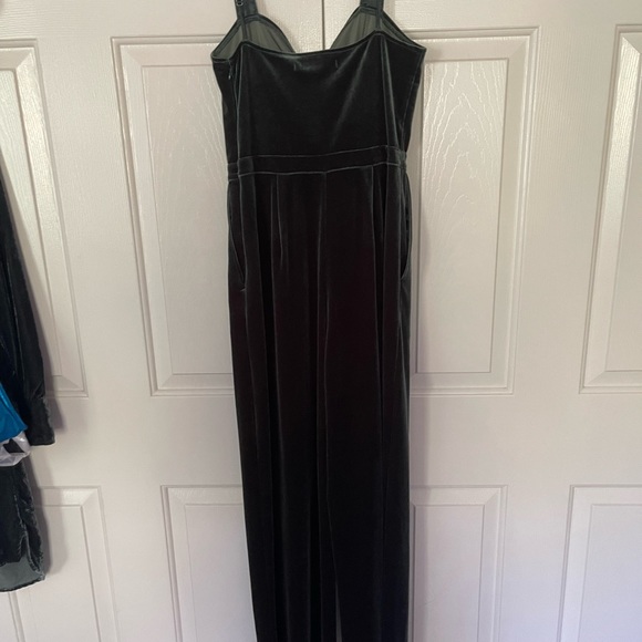 Abercrombie and Fitch velvet jumpsuit - Picture 3 of 8